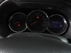 Внедорожник Renault Duster 2015 года, 1239000 рублей, Красный Пахарь