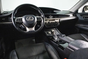 Седан Lexus ES 2017 года, 3119000 рублей, Сургут