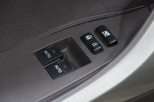 Хетчбэк Toyota iQ 2009 года, 899000 рублей, Омск