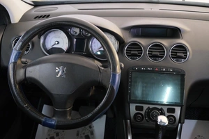 Хетчбэк Peugeot 308 2010 года, 579000 рублей, Омск