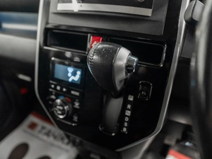 Минивэн Toyota Roomy 2018 года, 1025000 рублей, Красноярск
