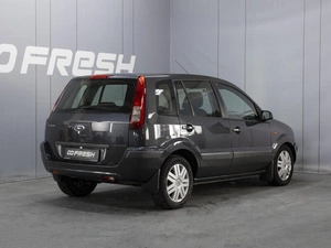 Хетчбэк Ford Fusion 2006 года, 450000 рублей, Омск