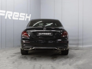 Седан Mercedes-benz E-класс 2018 года, 3700000 рублей, Омск