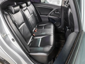 Седан Toyota Avensis 2010 года, 999000 рублей, Воронеж