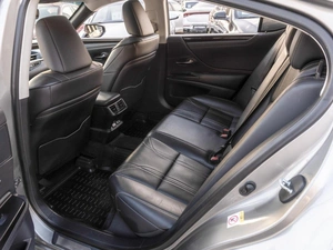 Седан Lexus ES 2019 года, 3399000 рублей, Саратов