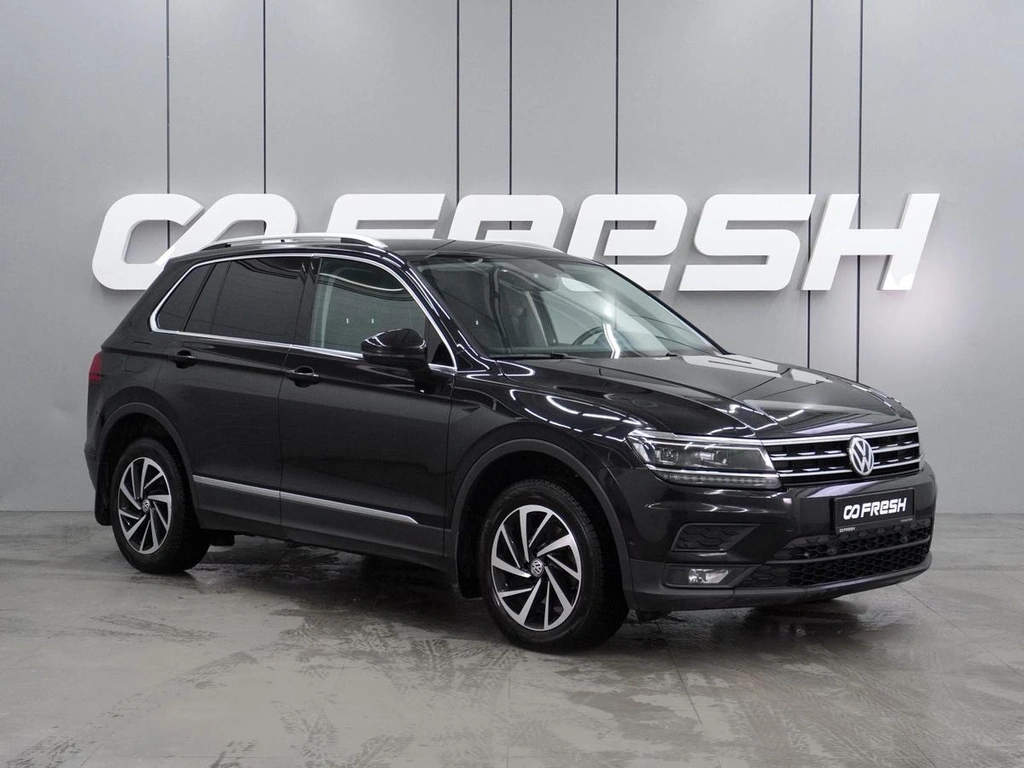 Внедорожник Volkswagen Tiguan 2018 года, 2369000 рублей, Воронеж