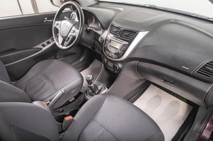 Седан Hyundai Solaris 2011 года, 769000 рублей, Томск