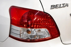 Седан Toyota Belta 2011 года, 1059000 рублей, Барнаул