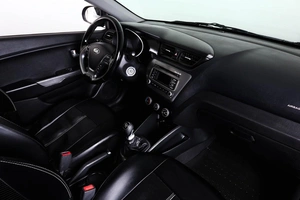 Хетчбэк Kia Rio 2016 года, 909000 рублей, Пермь
