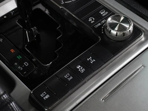 Внедорожник Toyota Land Cruiser 2018 года, 6100000 рублей, Воронеж