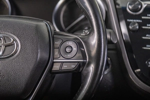 Седан Toyota Camry 2019 года, 3199000 рублей, Томск