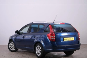 Хетчбэк Kia Ceed 2009 года, 899000 рублей, Омск