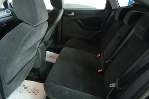 Хетчбэк Ford Focus 2006 года, 549000 рублей, Омск