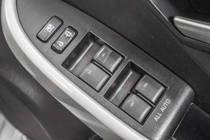 Лифтбек Toyota Prius 2013 года, 1149000 рублей, Барнаул