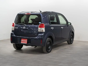 Минивэн Toyota Spade 2012 года, 1000000 рублей, Красноярск