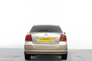 Седан Toyota Avensis 2004 года, 1019000 рублей, Барнаул