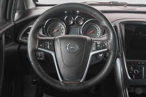 Хетчбэк Opel Astra 2011 года, 819000 рублей, Кемерово