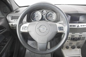 Хетчбэк Opel Astra 2007 года, 399000 рублей, Кемерово