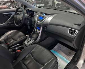 Седан Hyundai Avante 2011 года, 997000 рублей, Красноярск