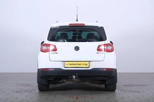 Внедорожник Volkswagen Tiguan 2009 года, 989000 рублей, Омск