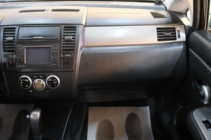 Седан Nissan Tiida 2010 года, 799000 рублей, Омск