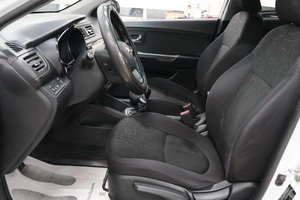 Седан Kia Rio 2013 года, 749000 рублей, Омск