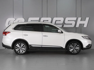 Внедорожник Mitsubishi Outlander 2018 года, 2650000 рублей, Минеральные Воды