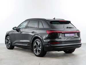 Внедорожник Audi e-tron 2020 года, 4357077 рублей, Москва