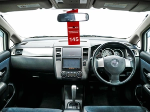 Хетчбэк Nissan Tiida 2011 года, 840000 рублей, Красноярск