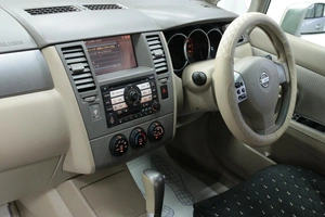 Седан Nissan Tiida 2005 года, 548000 рублей, Солонцы