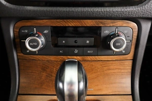 Внедорожник Volkswagen Touareg 2011 года, 2349000 рублей, Пермь