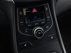 Седан Hyundai Elantra 2015 года, 1230000 рублей, Краснодар