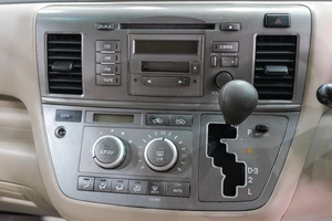 Минивэн Toyota Raum 2003 года, 569000 рублей, Новокузнецк