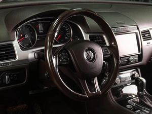 Внедорожник Volkswagen Touareg 2016 года, 3279000 рублей, Тюмень
