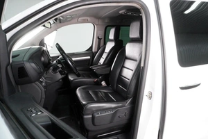 Минивэн Peugeot Traveller 2019 года, 2974000 рублей, Красный Пахарь