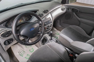 Хетчбэк Ford Focus 2001 года, 249000 рублей, Томск
