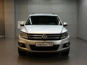 Внедорожник Volkswagen Tiguan 2016 года, 1497000 рублей, Красноярск