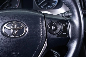 Внедорожник Toyota RAV4 2017 года, 2199000 рублей, Пермь