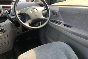 Минивэн Toyota Voxy 2001 года, 860000 рублей, Солонцы