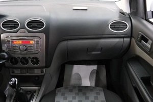 Хетчбэк Ford Focus 2008 года, 349000 рублей, Омск