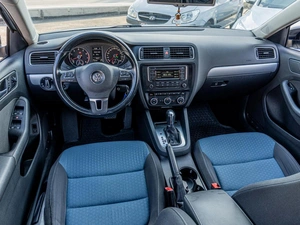 Седан Volkswagen Jetta 2013 года, 1149000 рублей, Саратов