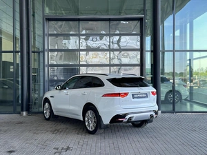 Внедорожник Jaguar F-Pace 2016 года, 2449000 рублей, Уфа