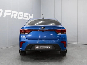 Седан Kia Rio 2018 года, 1220000 рублей, Омск
