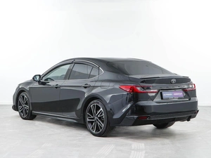 Седан Toyota Camry 2024 года, 3984444 рублей, Москва