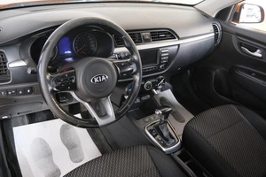 Седан Kia Rio 2017 года, 1199000 рублей, Омск