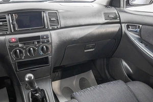 Седан Toyota Corolla 2002 года, 609000 рублей, Барнаул
