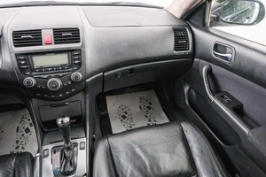 Седан Honda Accord 2006 года, 949000 рублей, Красноярск