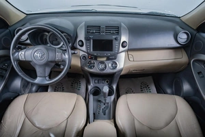 Внедорожник Toyota RAV4 2011 года, 1799000 рублей, Томск
