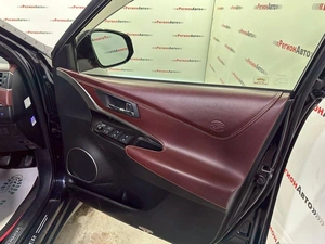 Внедорожник Toyota Harrier 2018 года, 2930000 рублей, Красноярск