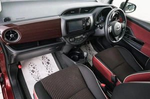 Хетчбэк Toyota Vitz 2017 года, 979000 рублей, Красноярск